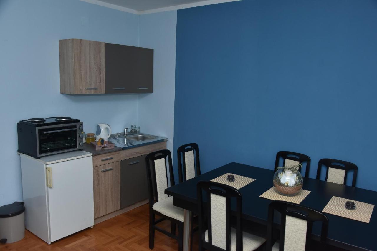 Blue House Apartment Ni Екстериор снимка